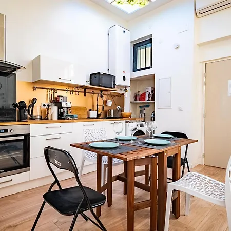 Les Du Castillet Apartment *