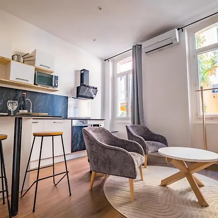 Les Du Castillet Apartment